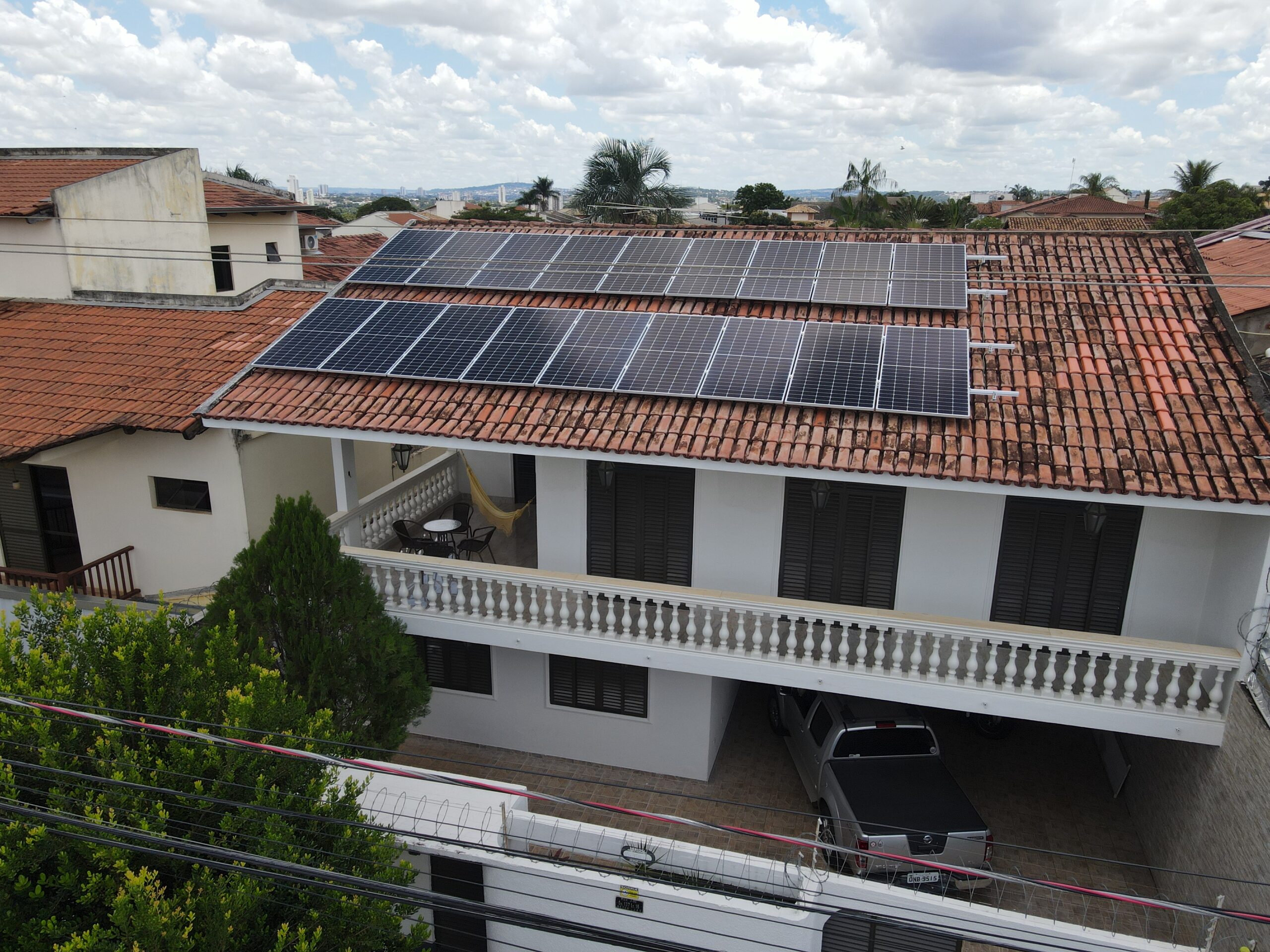 Carport Solar & Sistemas Híbridos